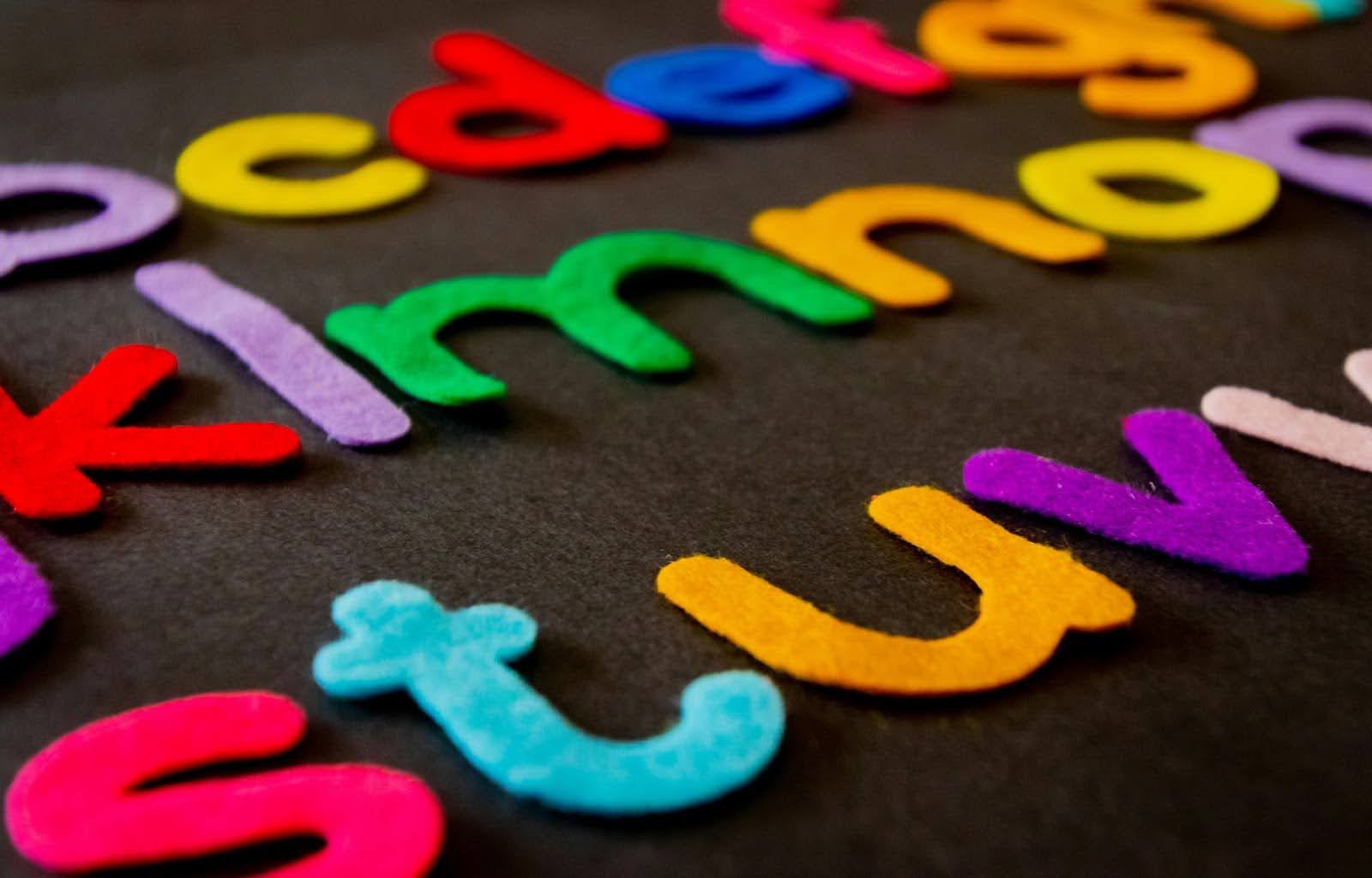 lettere in feltro per insegnare ai bambini