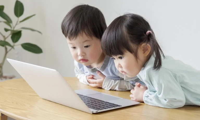 就学前の英語学習について：子供達を英語のオンラインクラスに参加させるべき？